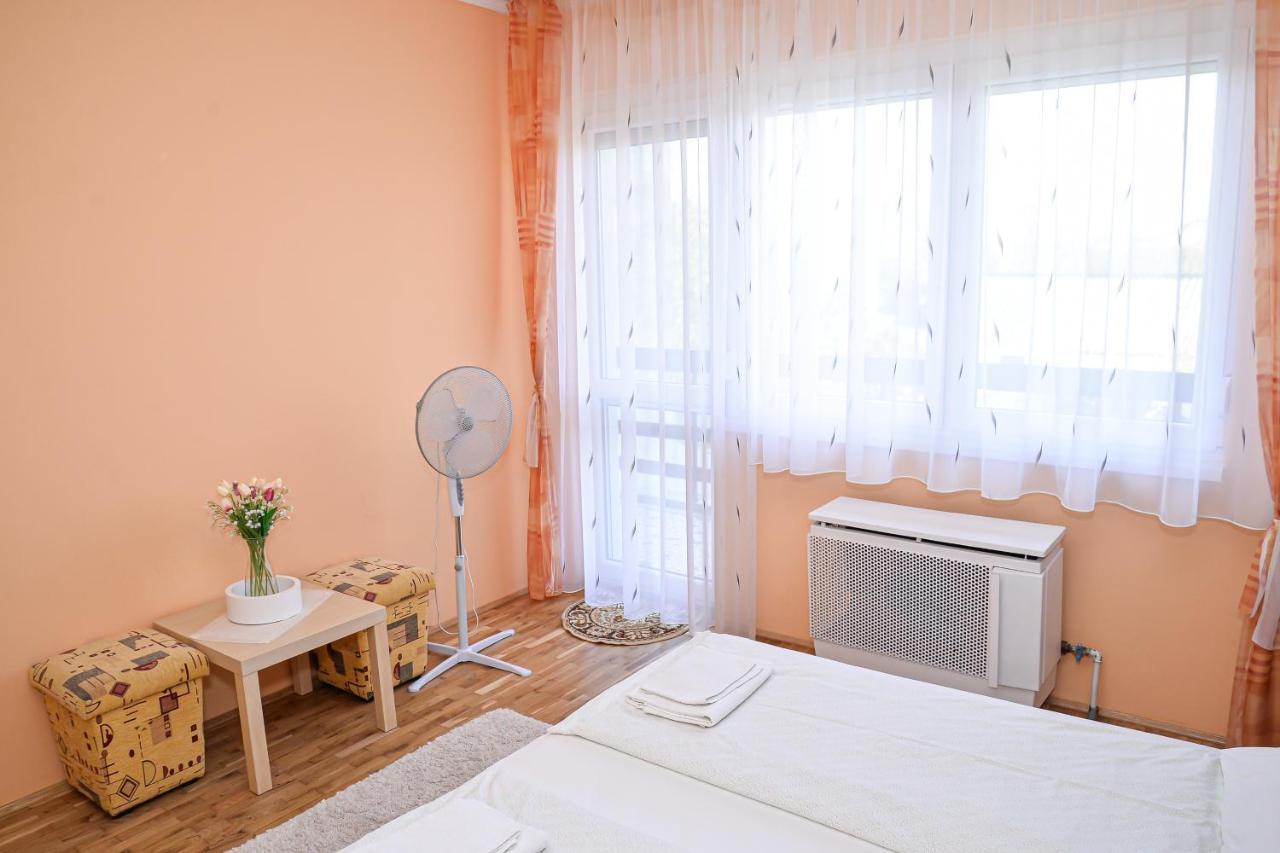 Lilla Vendeghaz Villa Hajduszoboszlo Exterior photo